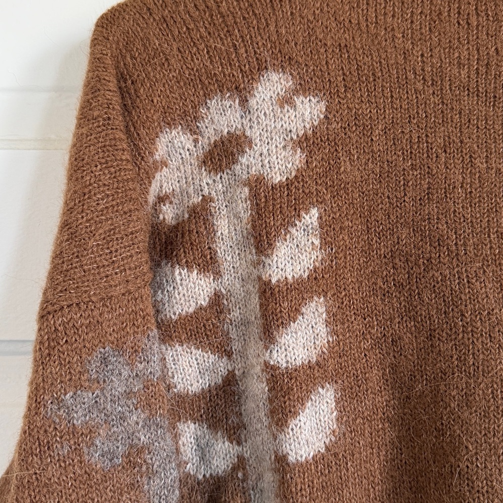 Degen Flower Power Sweater, S/M -NEW - Picture 8 of 8